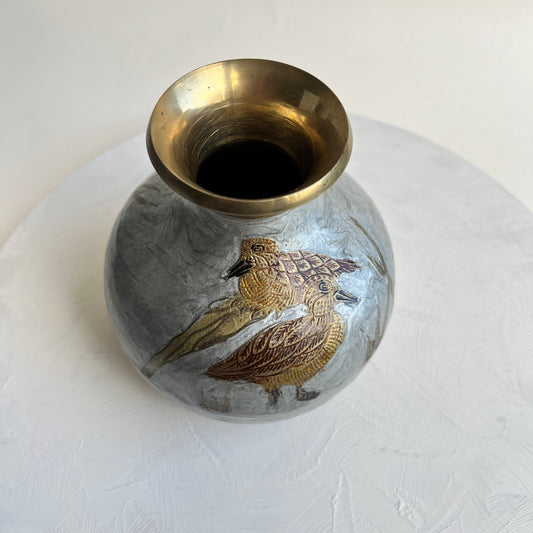 Vintage Messing Vase handgemalt Wasservögel gravierte Emaille indischer Cloisonné Stil
