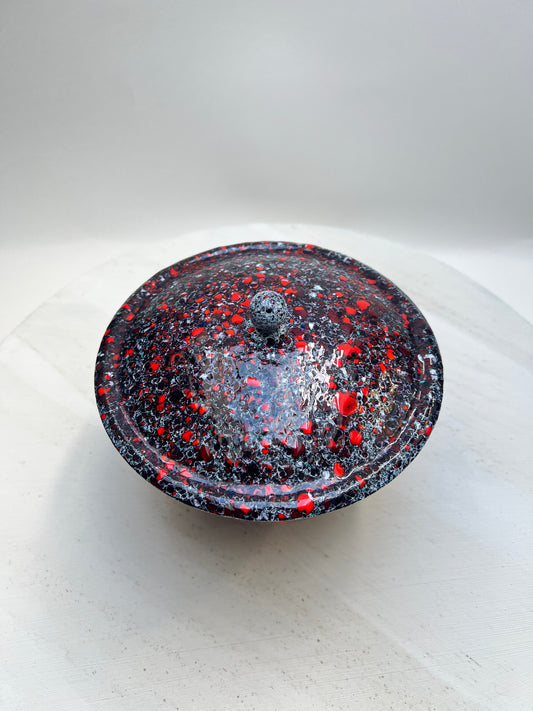 70er Jahre schwarz rote Emaille Dose mit Deckel gesprenkelt Bonbonniere Gewürz Gefäß Vintage Mid Century