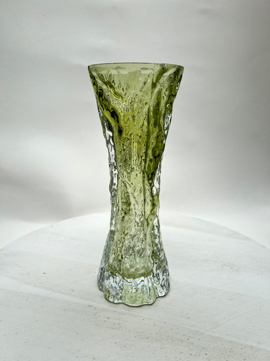 Ingrid Glas Vase Blumenvase grün Borkenglas Mid Century Pressglas grün
