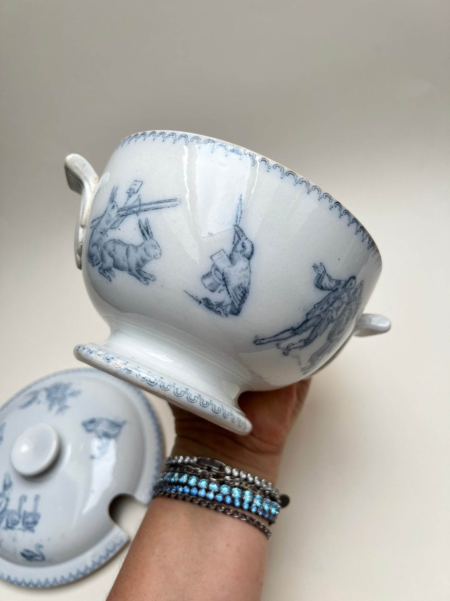 Antike U&C Sarreguemines Passe Temps Suppenterrine Écuelle französisches Steingut Terre de Fer Fayence Faience