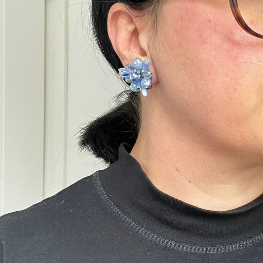 Vintage Deadstock Western Germany Ohrclips Gablonz Aurora Borealis Schmuck hellblau