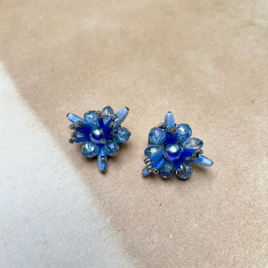 Vintage Deadstock Western Germany Ohrclips Gablonz Aurora Borealis Schmuck hellblau