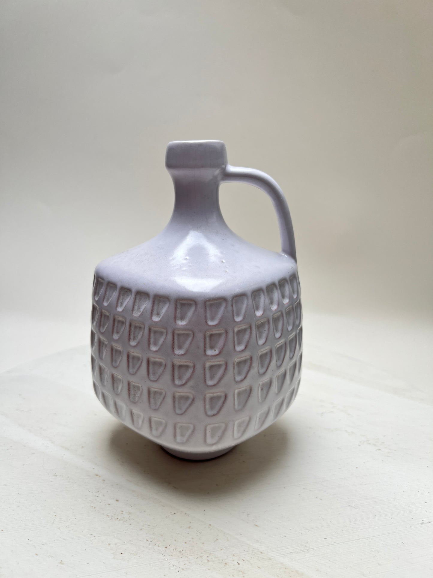 Vintage Karl Scheid Wächtersbach Ätna weiße Blumenvase Krugvase Modernist Objekt Op-Art Mid Century Keramik