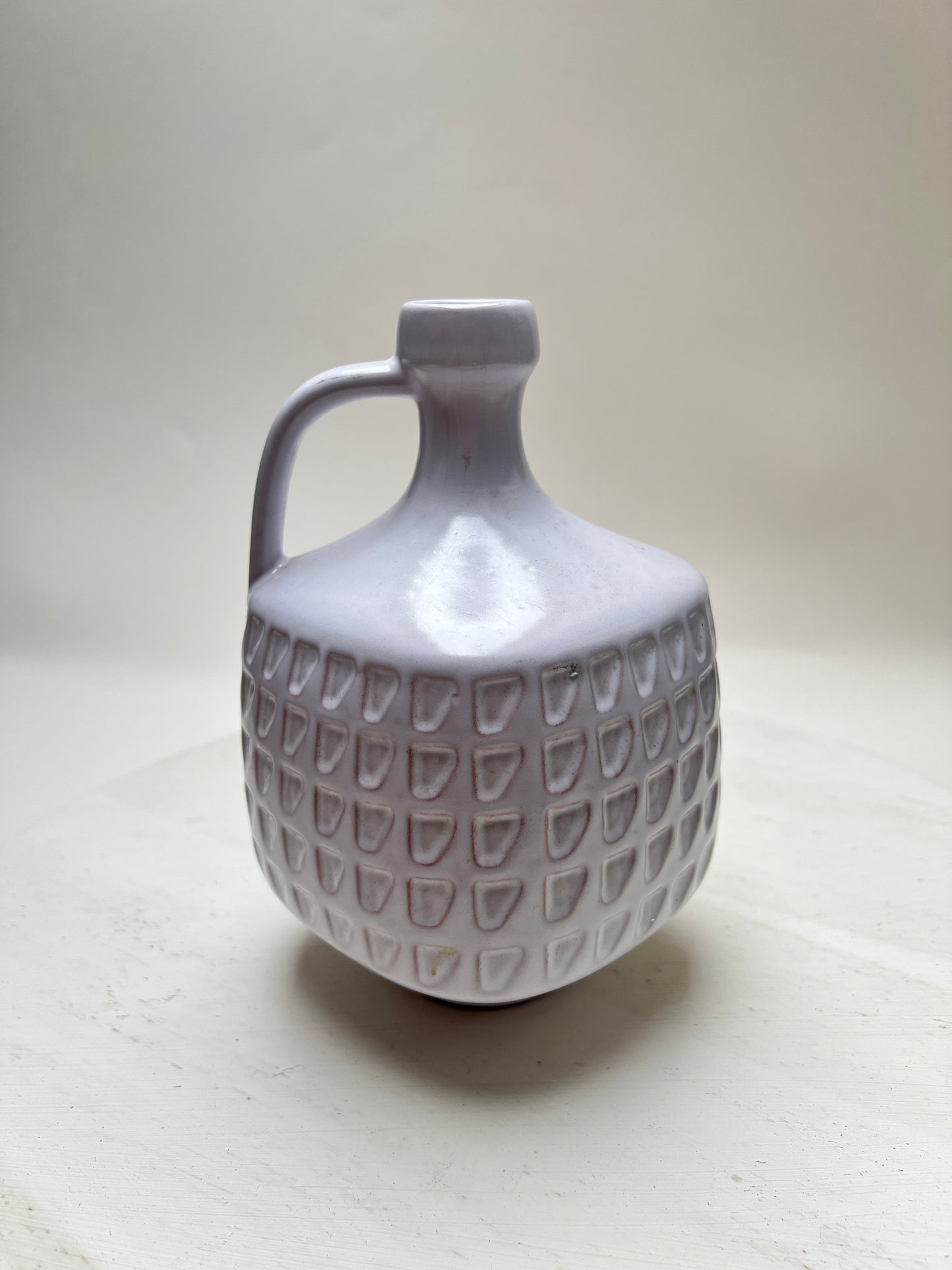 Vintage Karl Scheid Wächtersbach Ätna weiße Blumenvase Krugvase Modernist Objekt Op-Art Mid Century Keramik