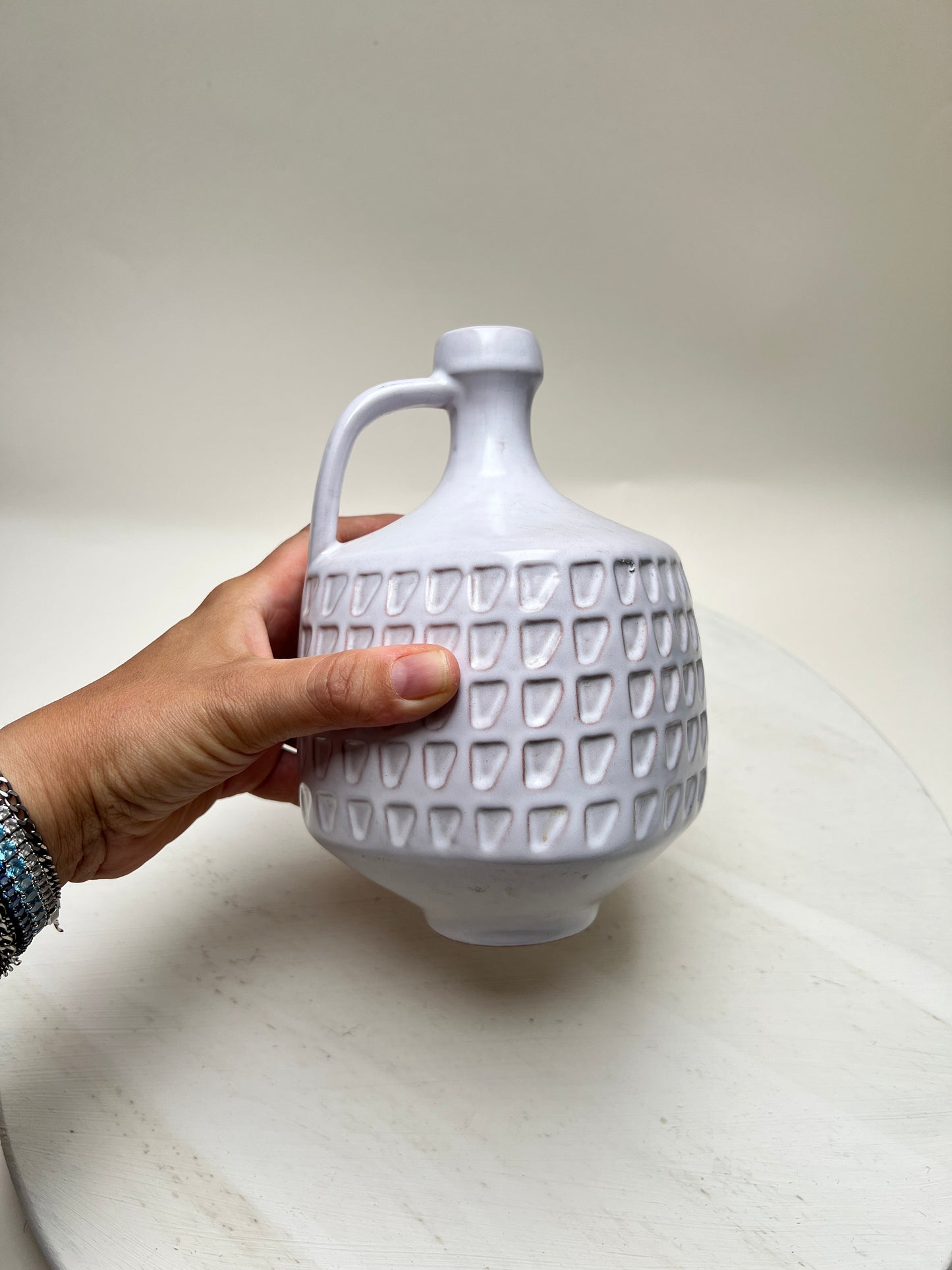 Vintage Karl Scheid Wächtersbach Ätna weiße Blumenvase Krugvase Modernist Objekt Op-Art Mid Century Keramik