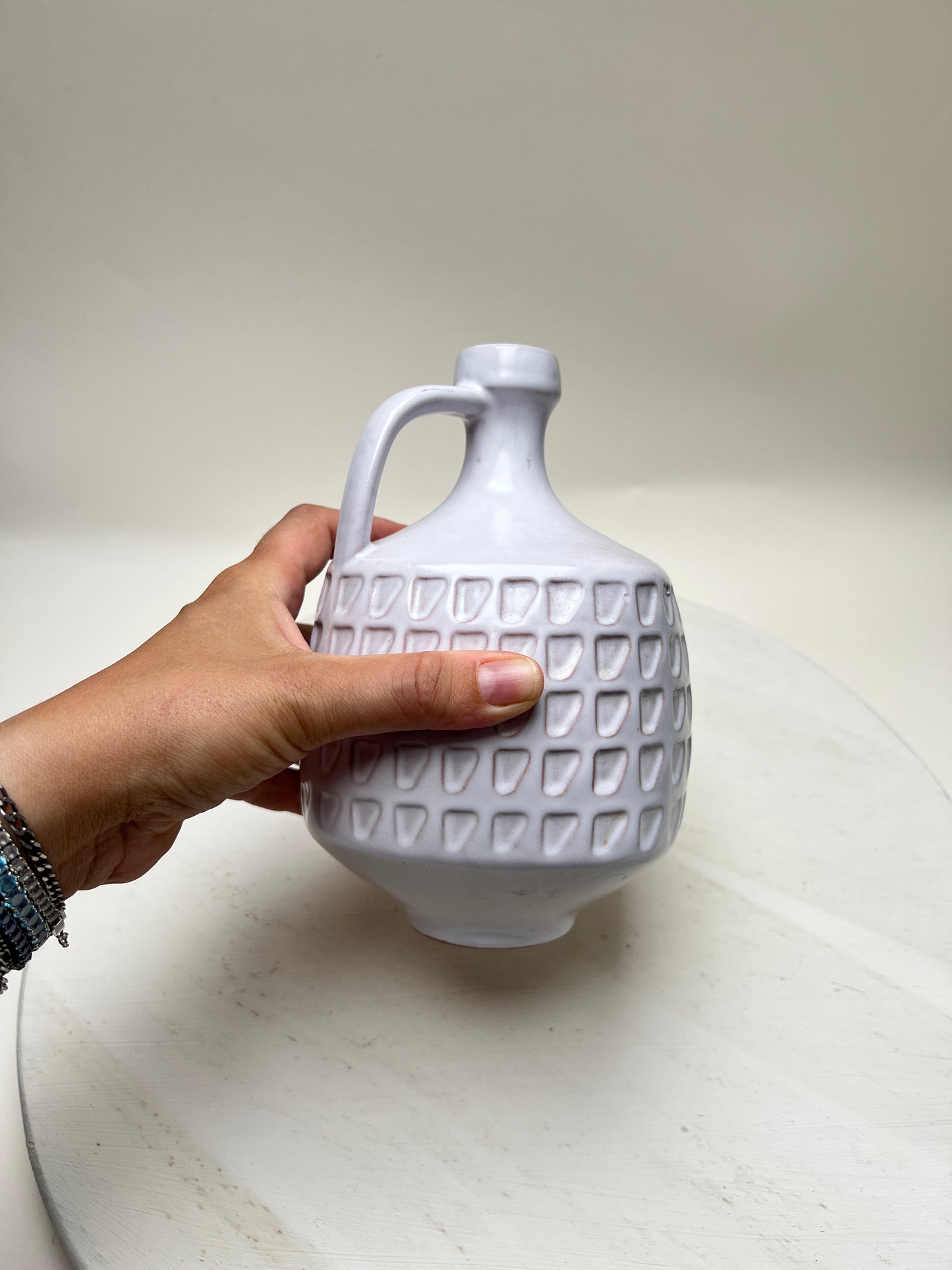 Vintage Karl Scheid Wächtersbach Ätna weiße Blumenvase Krugvase Modernist Objekt Op-Art Mid Century Keramik
