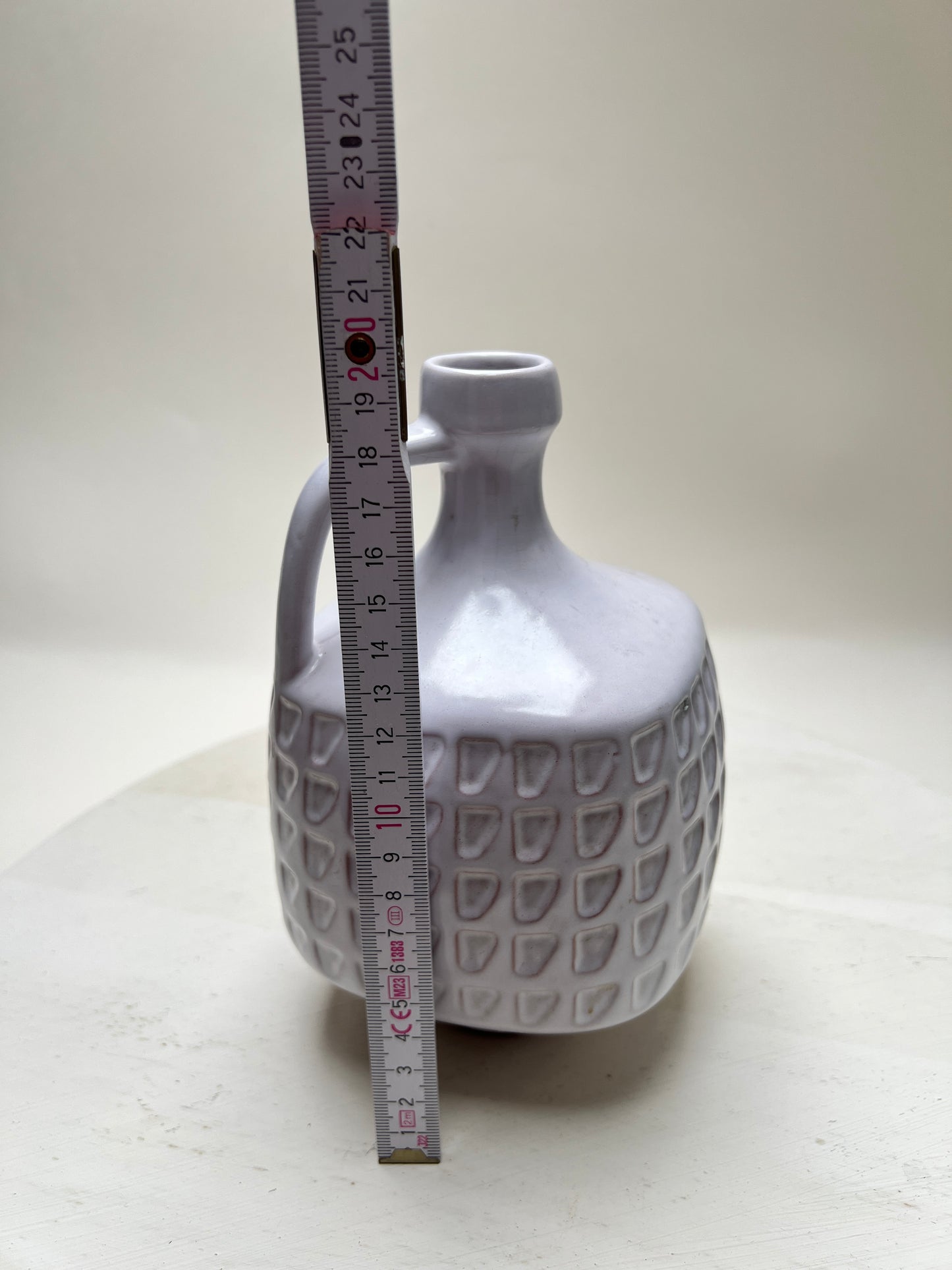 Vintage Karl Scheid Wächtersbach Ätna weiße Blumenvase Krugvase Modernist Objekt Op-Art Mid Century Keramik