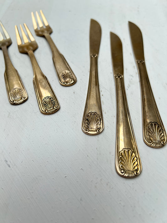Vintage Dessertbesteck Gold-Optik / Messing – 6-teilig – Muschelmuster / Barock