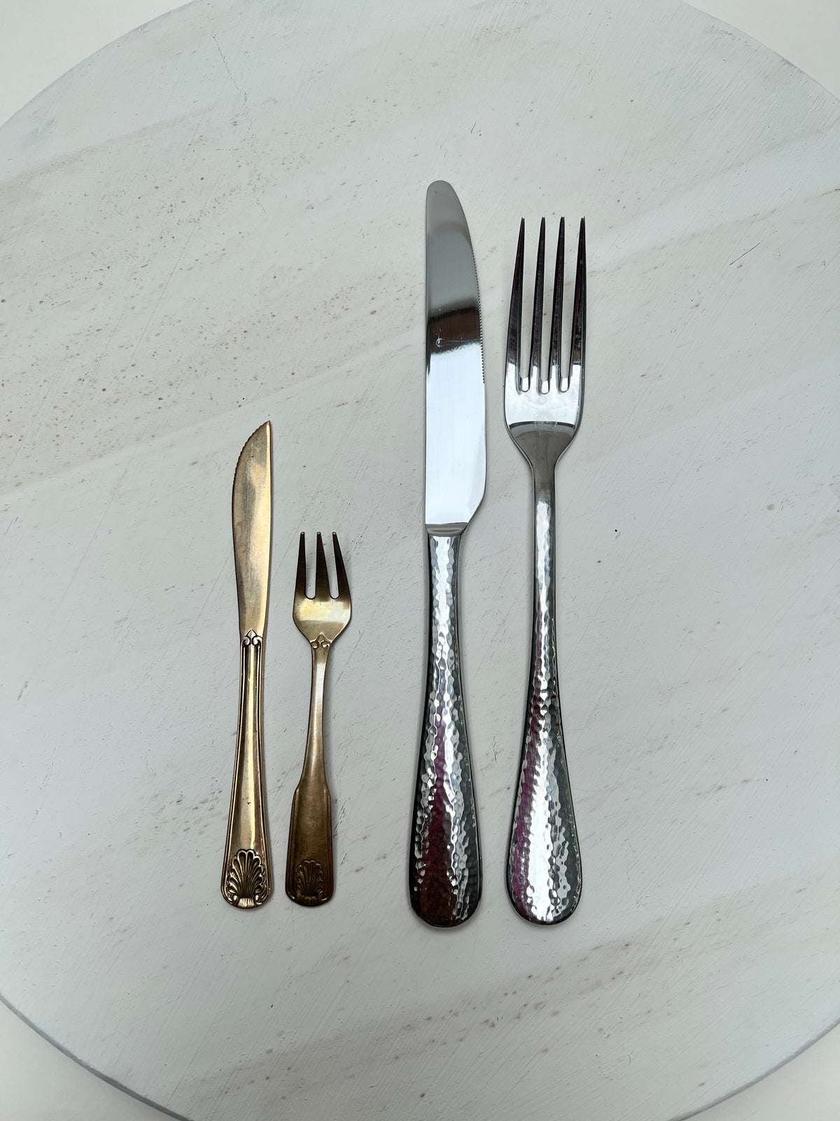 Vintage Dessertbesteck Gold-Optik / Messing – 6-teilig – Muschelmuster / Barock
