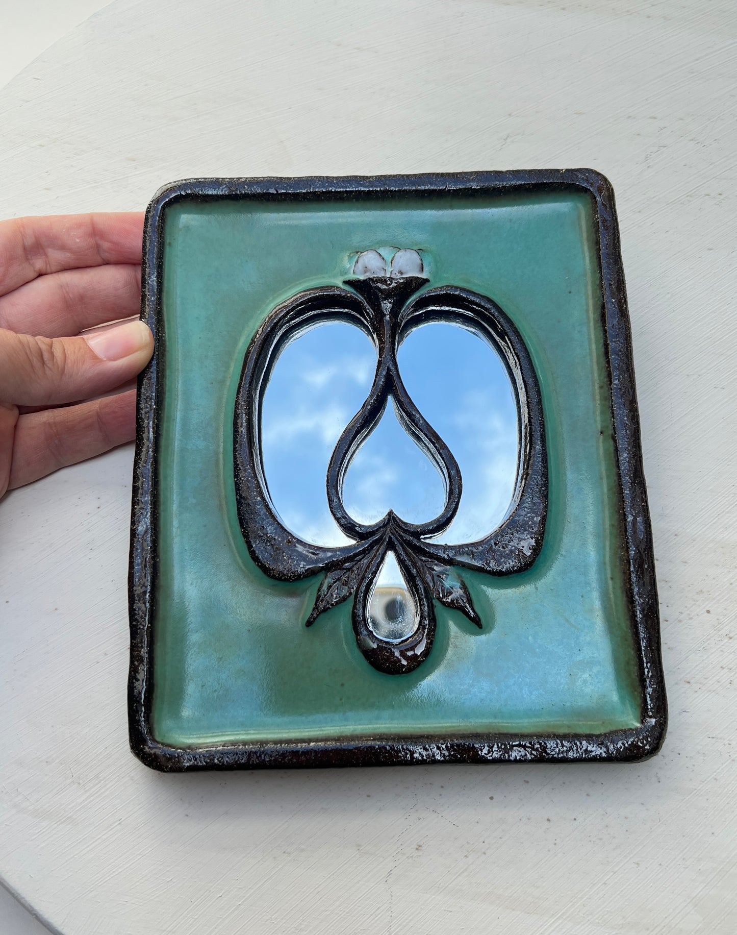 Vintage Keramik Wandkachel Fliese Wandbild Linda Hamkens Jugendstil Blume mit Spiegel Inlay