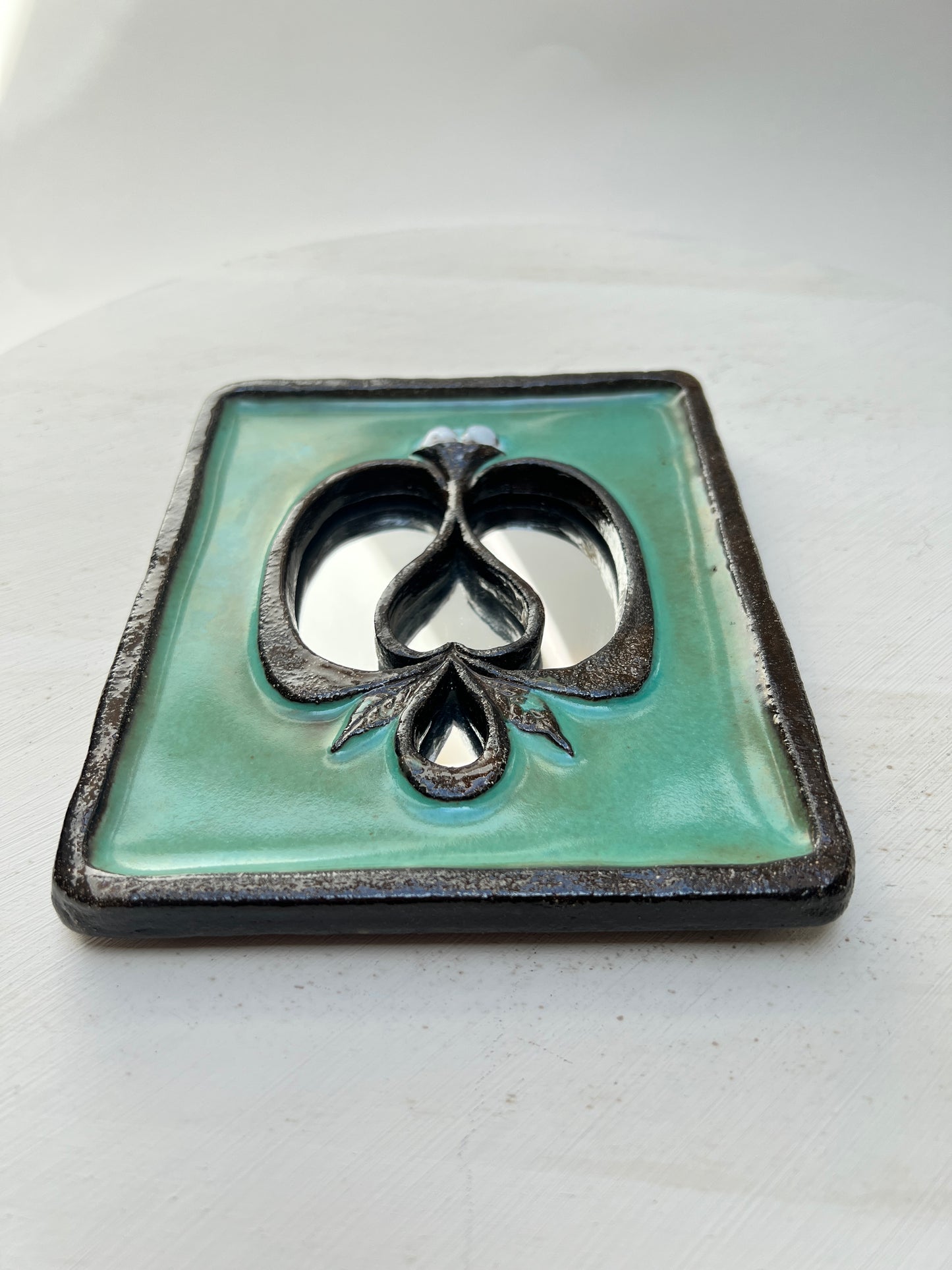 Vintage Keramik Wandkachel Fliese Wandbild Linda Hamkens Jugendstil Blume mit Spiegel Inlay