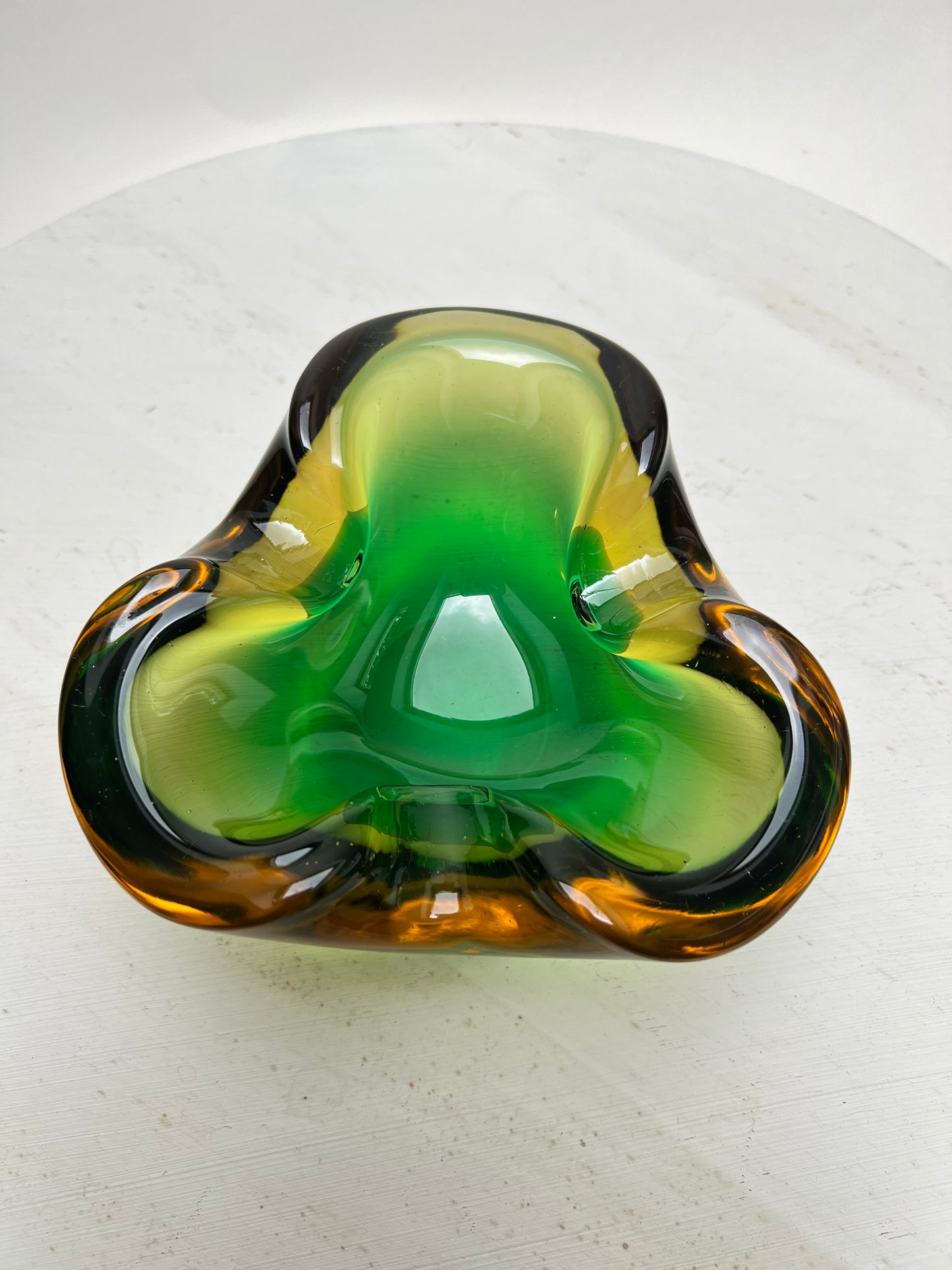 Vintage Mid Century Sommerso Murano Stil Aschenbecher Geodenschale Glasschale Vide Poche grün gelb Farbverlauf Taschenleerer