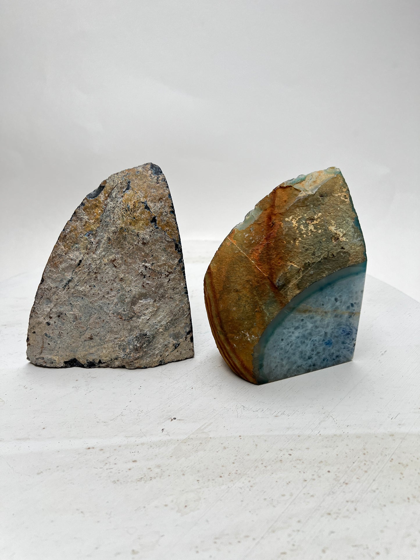 2 blaue Achat Buchstützen Geode Kristall Stein Deko