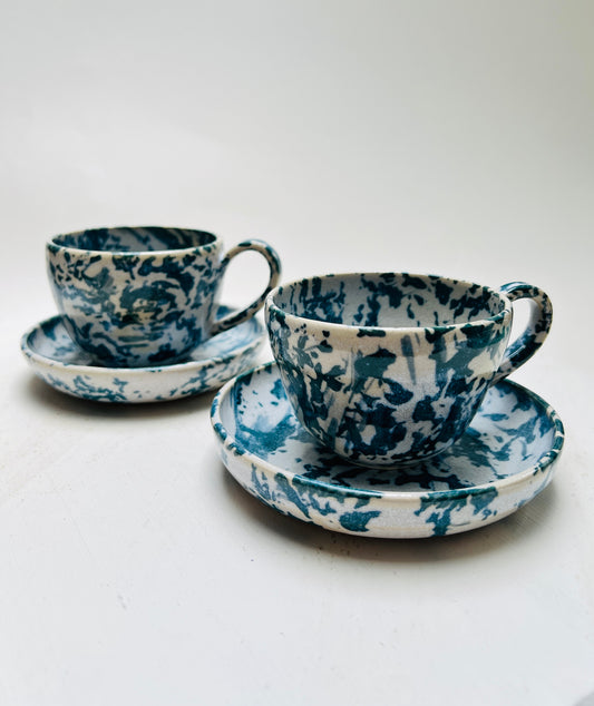 Studio Keramik Tassen Untertellern Boho Blau gesprenkelt Splatter Macchia Mio