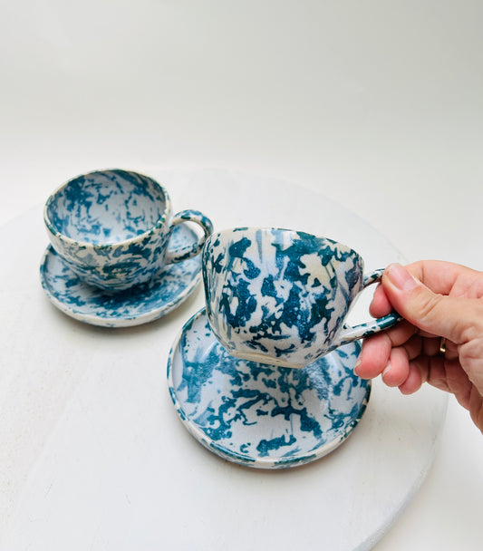 Studio Keramik Tassen Untertellern Boho Blau gesprenkelt Splatter Macchia Mio