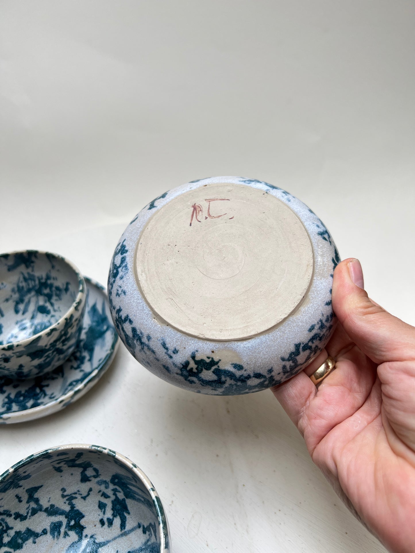 Studio Keramik Tassen Untertellern Boho Blau gesprenkelt Splatter Macchia Mio