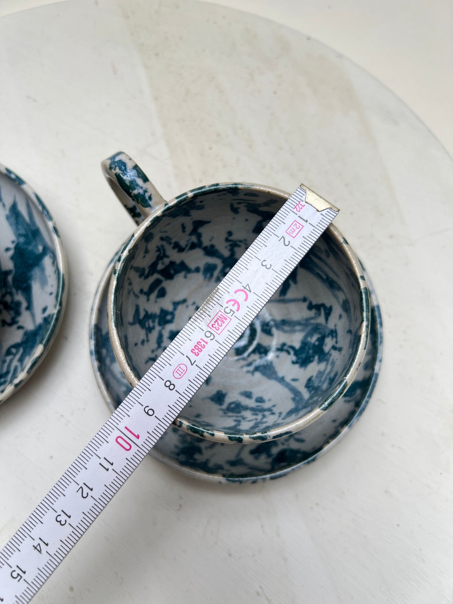 Studio Keramik Tassen Untertellern Boho Blau gesprenkelt Splatter Macchia Mio