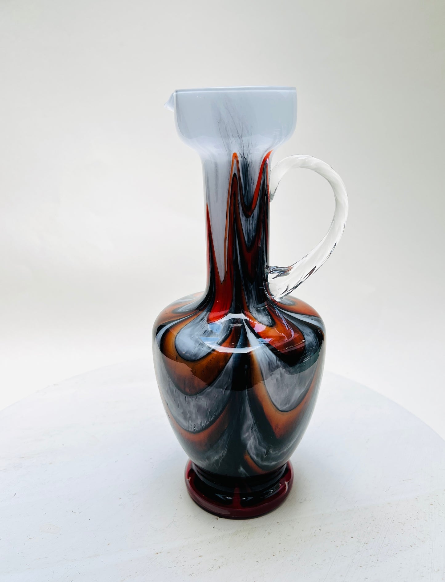 Mid Century Pop-Art Opaline Joska Henkelvase Opalvase Florence Carlo Moretti Schwarz Rot Blumenvase Krugvase