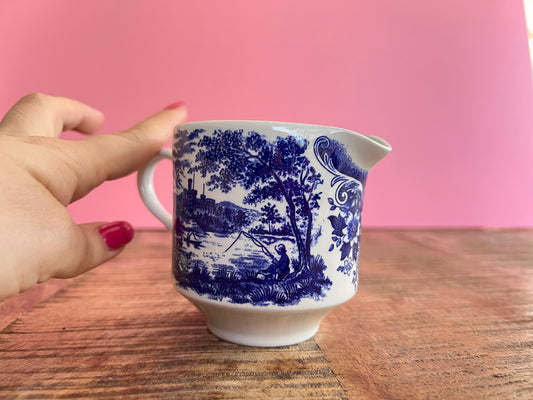 Vintage Milchkännchen Blue Transferware – Ironstone Broadhurst „English Scene“ – England – Blau Weiß – Sahnekännchen