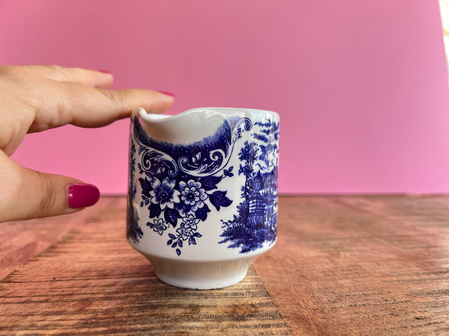 Vintage Milchkännchen Blue Transferware – Ironstone Broadhurst „English Scene“ – England – Blau Weiß – Sahnekännchen