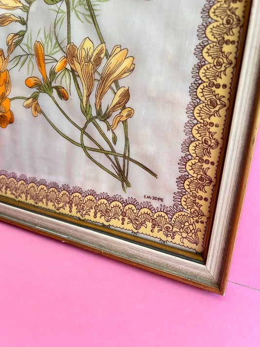 Vintage Wandbild Stofftaschentuch – gerahmt – 60er 70er Jahre – florales Taschentuch im Rahmen – Mid Century Deko