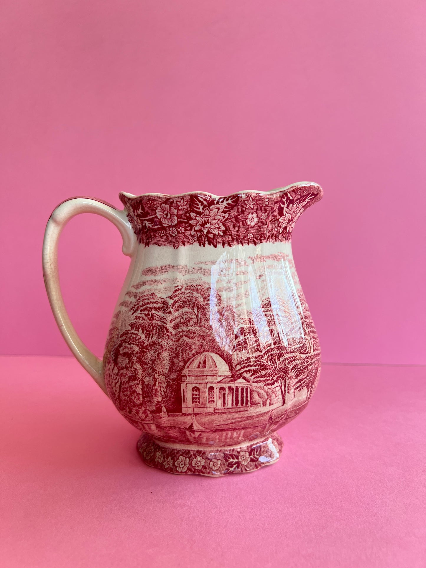 Vintage Krug Kanne Keramik rot weiß Palissy Pottery „Thames River Scenes“ England Landhaus Stil Garrick's Villa Hampton