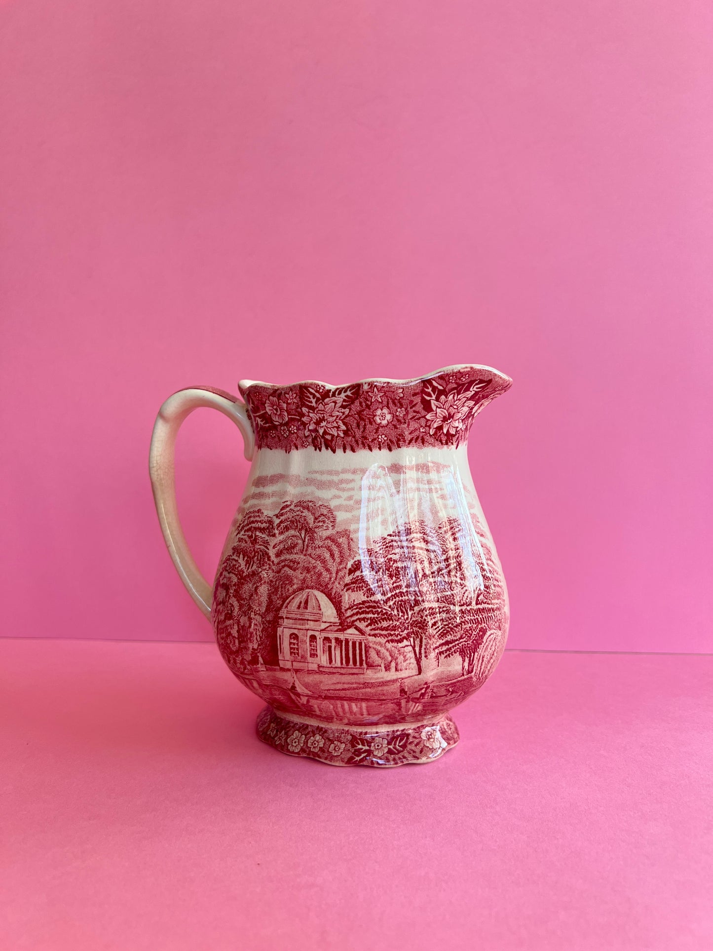 Vintage Krug Kanne Keramik rot weiß Palissy Pottery „Thames River Scenes“ England Landhaus Stil Garrick's Villa Hampton