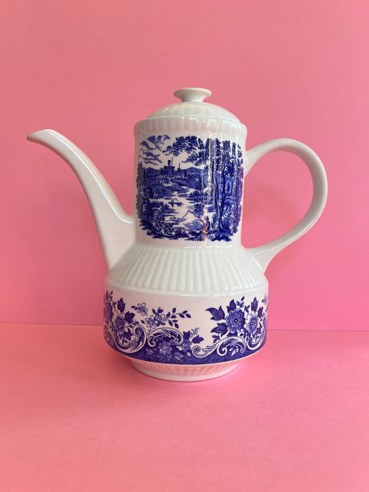 Vintage Kaffeekanne Englisch „English Scene“ – blau weiß – Broadhurst Staffordshire – Mid Century