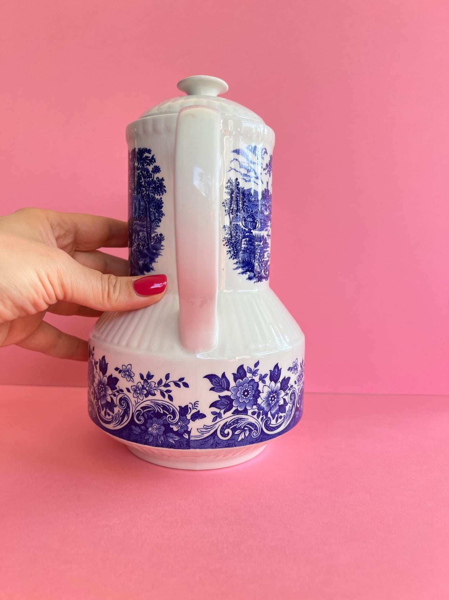 Vintage Kaffeekanne Englisch „English Scene“ – blau weiß – Broadhurst Staffordshire – Mid Century
