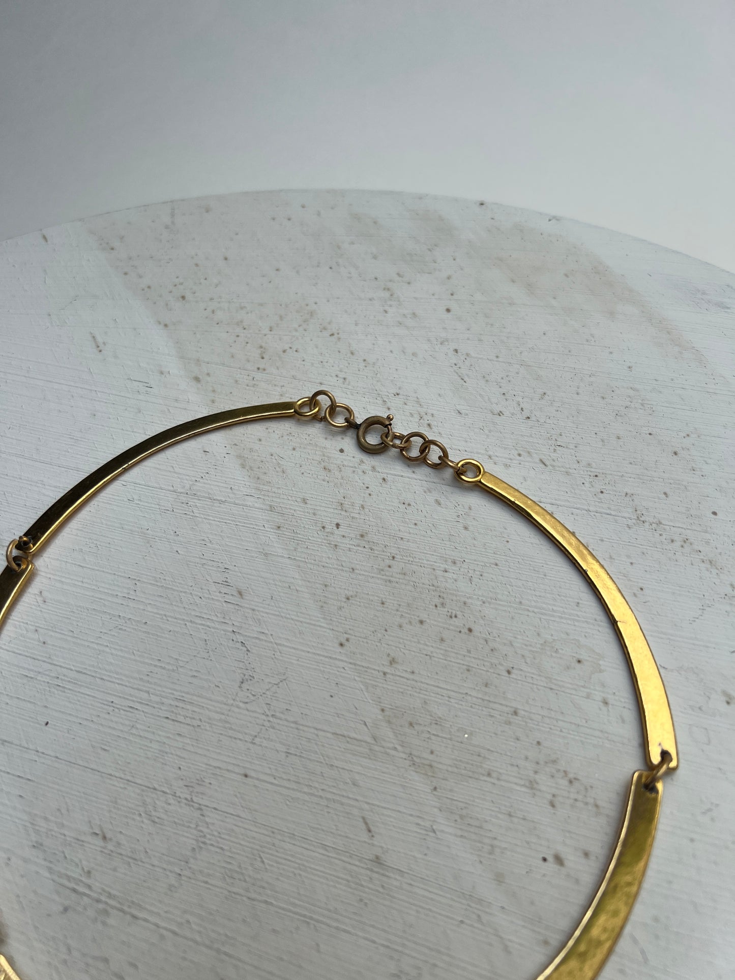 Futuristische Space Age Choker Halskette Schmuck gold Messing Mid Century Statement Modernist Halsreif