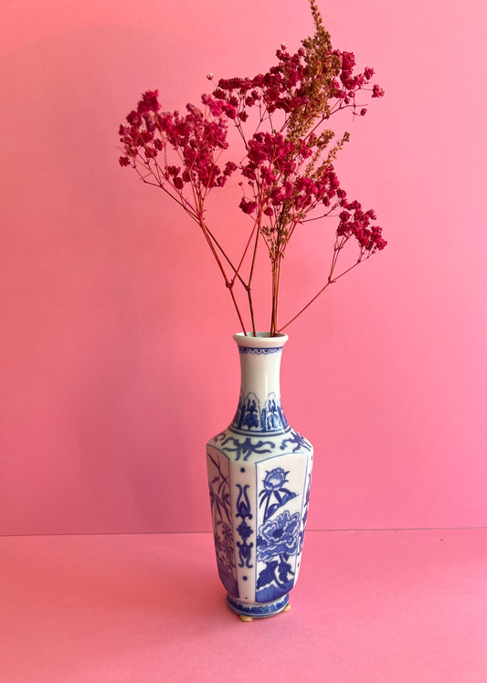 Vintage blau weiße Porzellan Vase – China Stil Keramik – Chinoiserie Deko – kleine Bud Vase mit Fuß