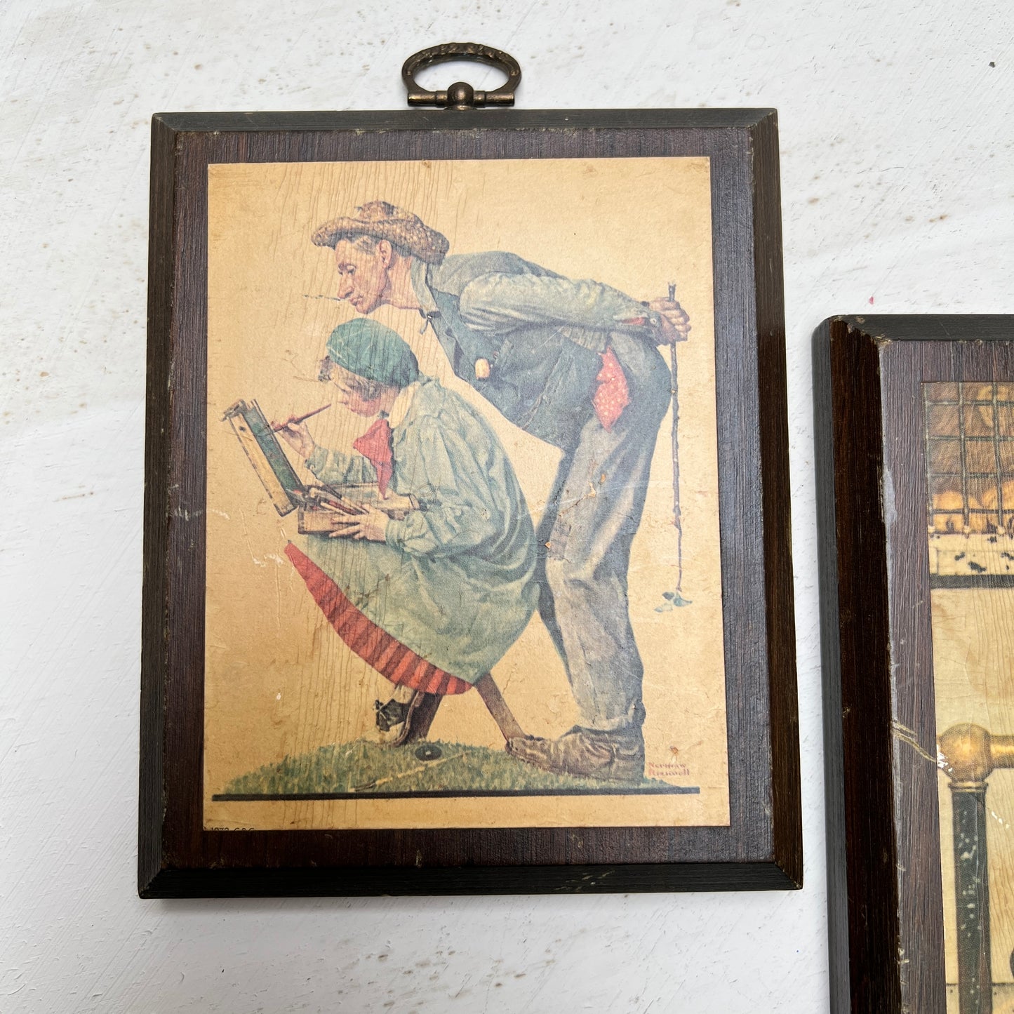 Set aus 2 kleinen Norman Rockwell Kunstdrucken auf Holz Lion's Share und Hayseed Critic