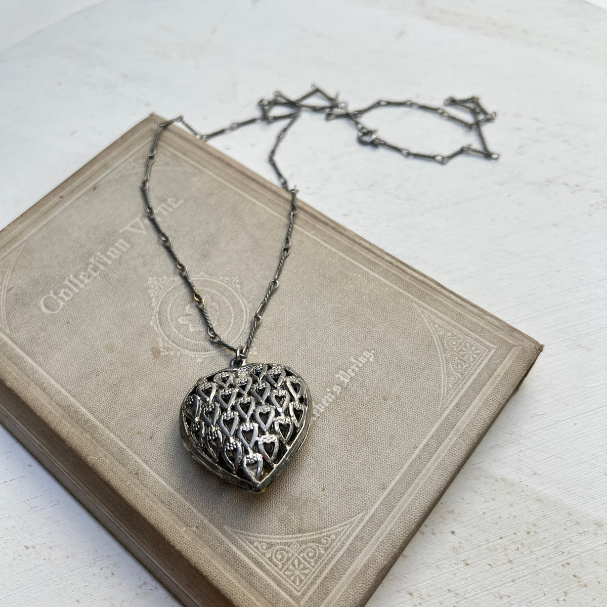 Vintage Halskette Antik Silber Herzanhänger Zinn Trachten Landhaus Filigran Schmuck