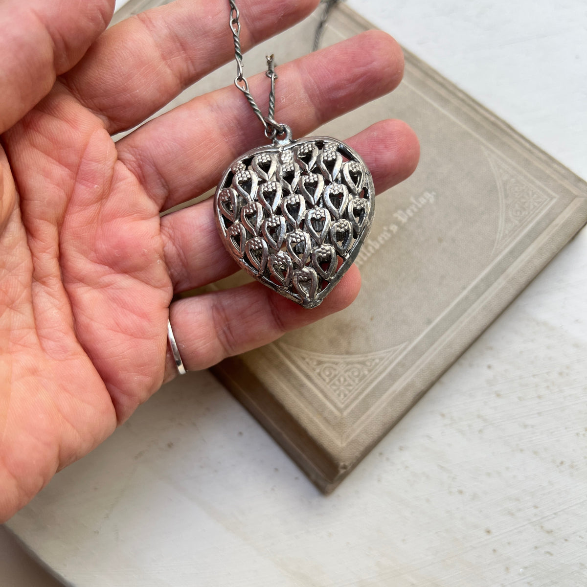 Vintage Halskette Antik Silber Herzanhänger Zinn Trachten Landhaus Filigran Schmuck