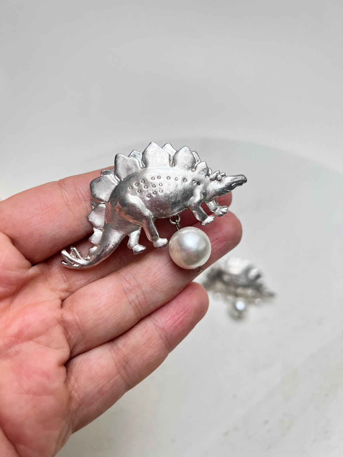 Vintage Designer Ohrclipse Yuta Pasch Dinosaurier Stegosaurus Kitsch Avantgarde
