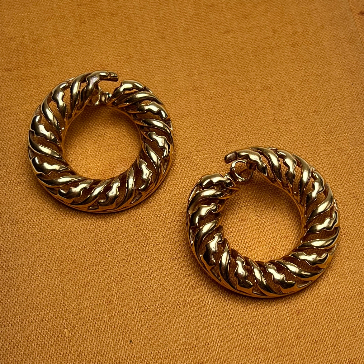 Vintage 80er 90er Ohrringe Pierre Lang vergoldet rund Flecht Kordeldesign