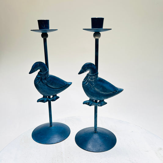 90er Vintage Stabkerzenhalter blaue Gänse mit Schleife Countrycore Shabby Landhaus