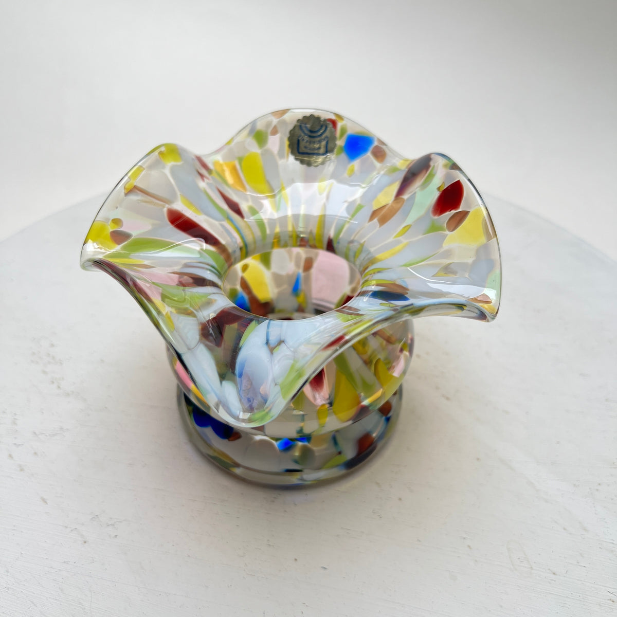 Vintage mundgeblasene Kunstglas Konfetti Vase Murano Stil Holstein Wellenrand Ruffle