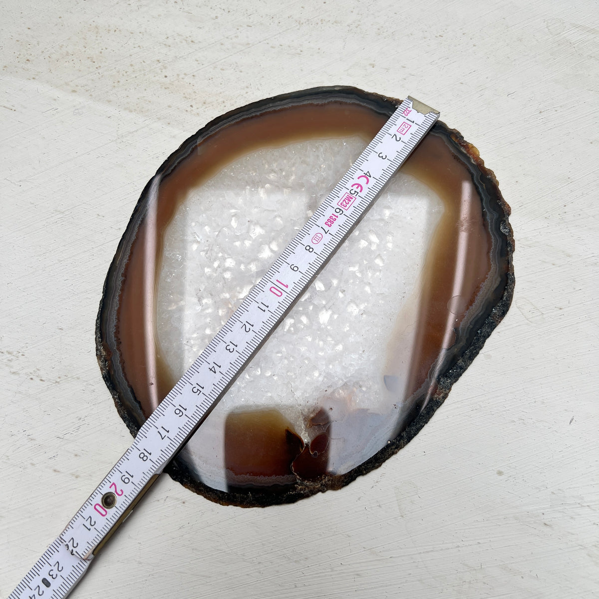 XL Achatscheibe Natur mit Kristall-Kern (Quarz) – Untersetzer ca. 18x15 cm, poliert