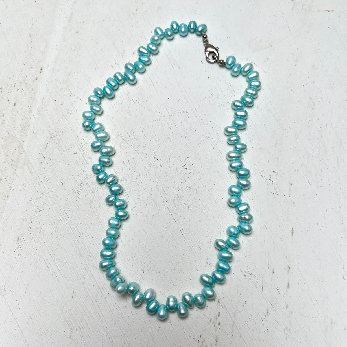 Vintage Chocker Halskette aus hellblauen Zuchtperlen Barockperlen türkis
