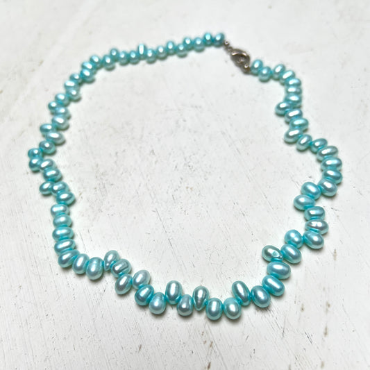 Vintage Chocker Halskette aus hellblauen Zuchtperlen Barockperlen türkis