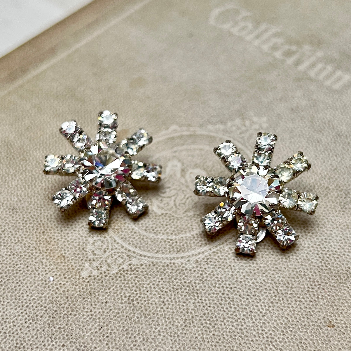 Vintage Strass Ohrclips 1950er Starburst Space Age Schneeflocke Hollywood Glam  Kristall Schmuck