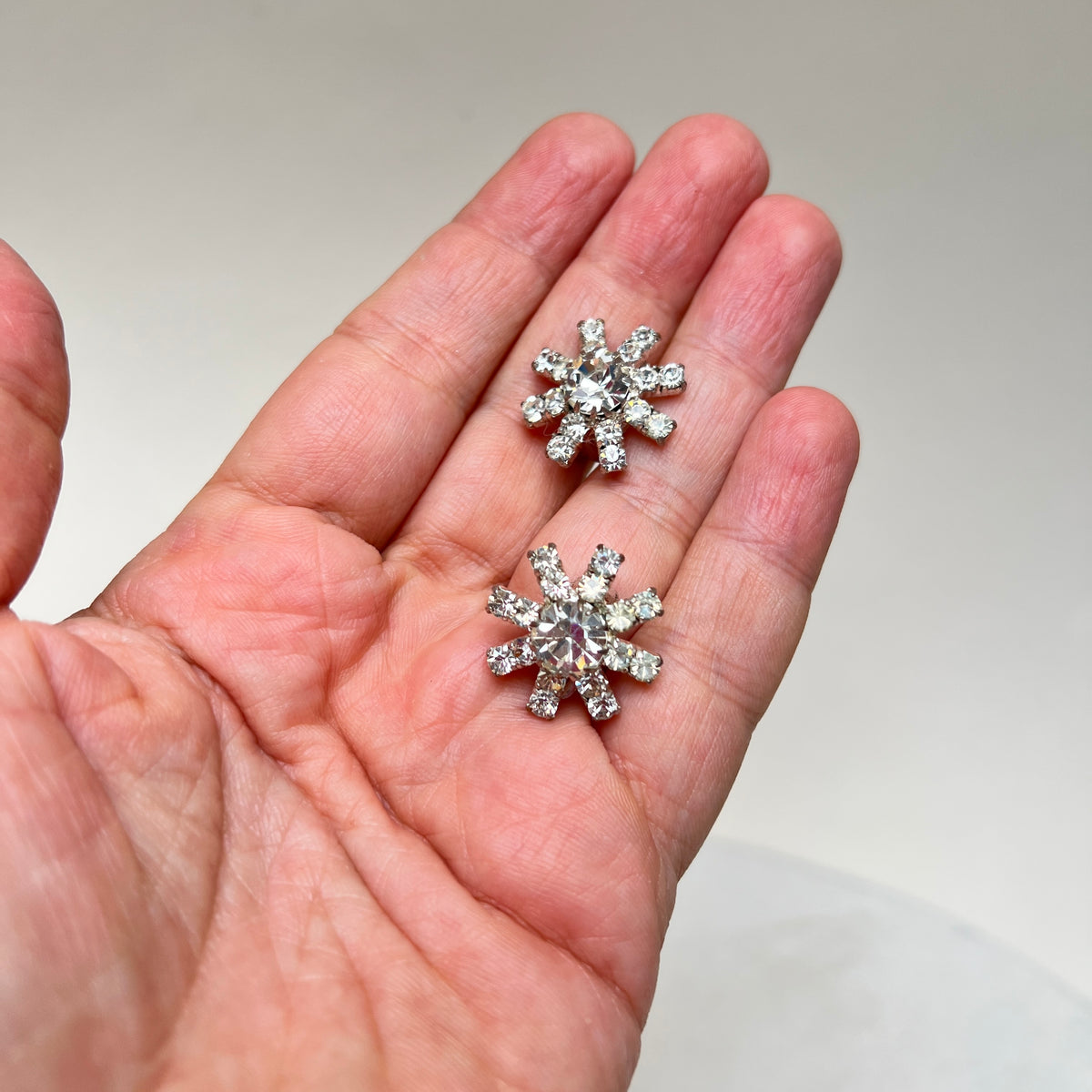Vintage Strass Ohrclips 1950er Starburst Space Age Schneeflocke Hollywood Glam  Kristall Schmuck