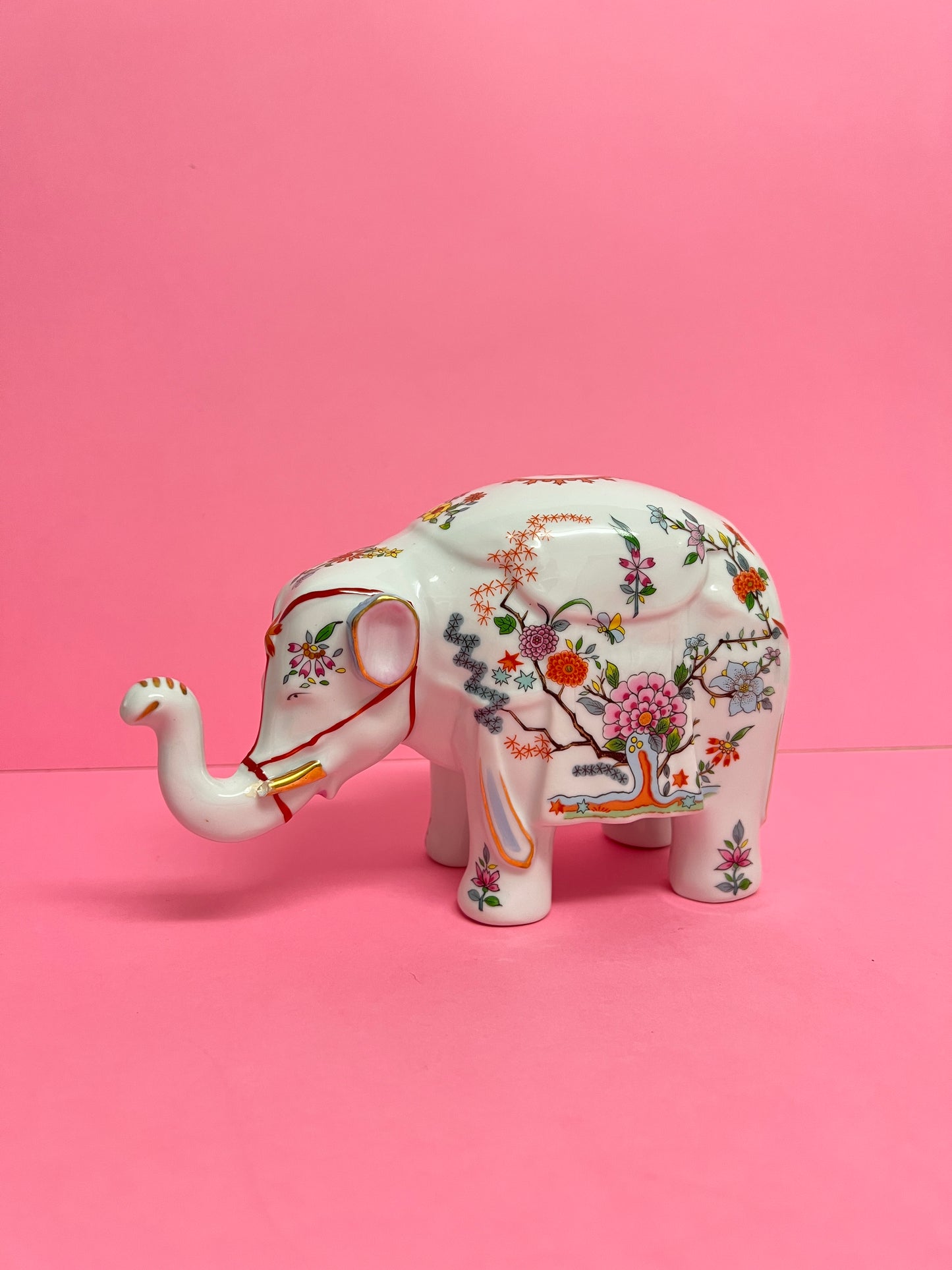 Vintage Porzellan Figur Elefant Aichi Seto Japan Chinoiserie Floral japanische Keramik Hollywood Regency