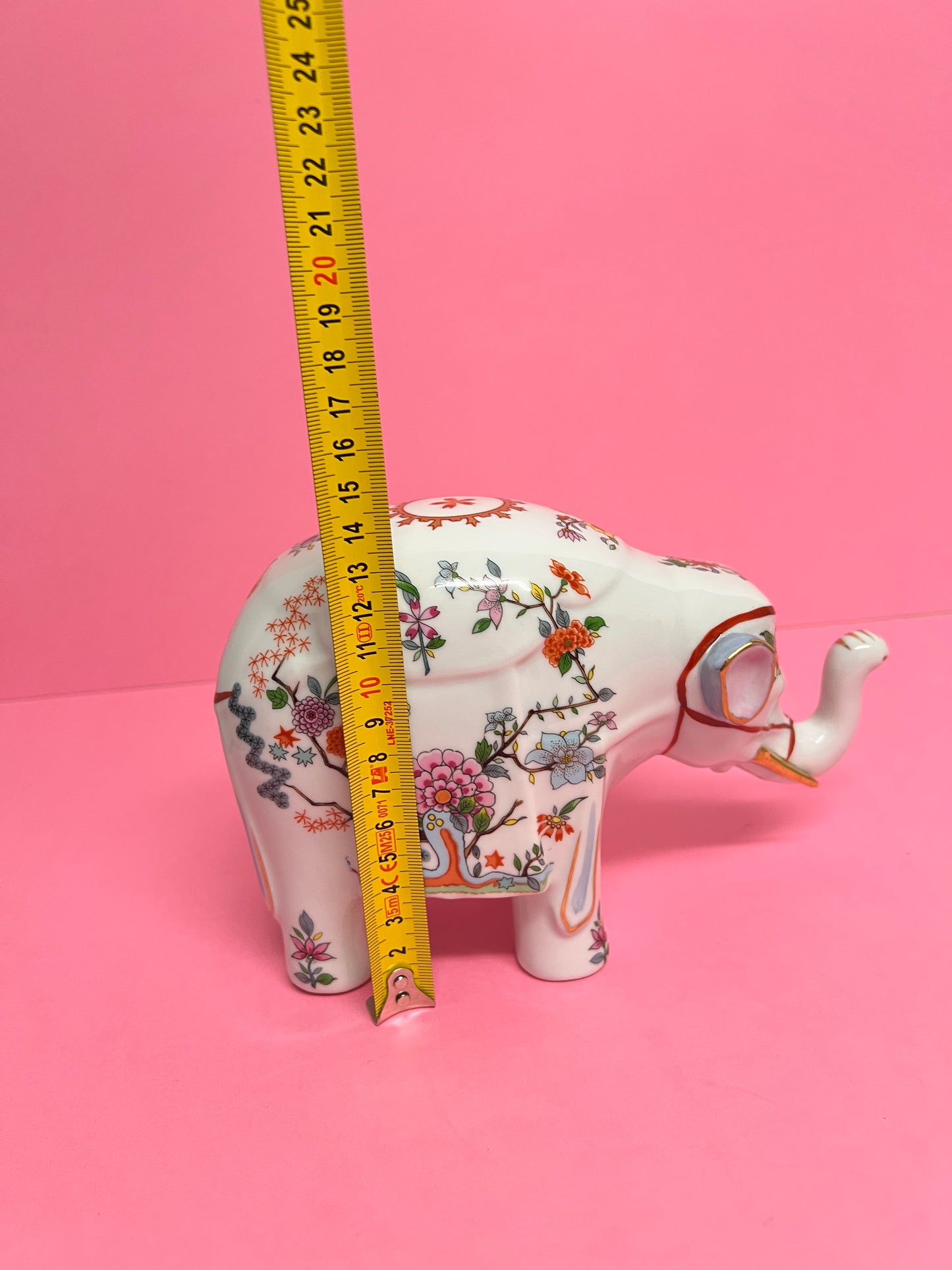 Vintage Porzellan Figur Elefant Aichi Seto Japan Chinoiserie Floral japanische Keramik Hollywood Regency