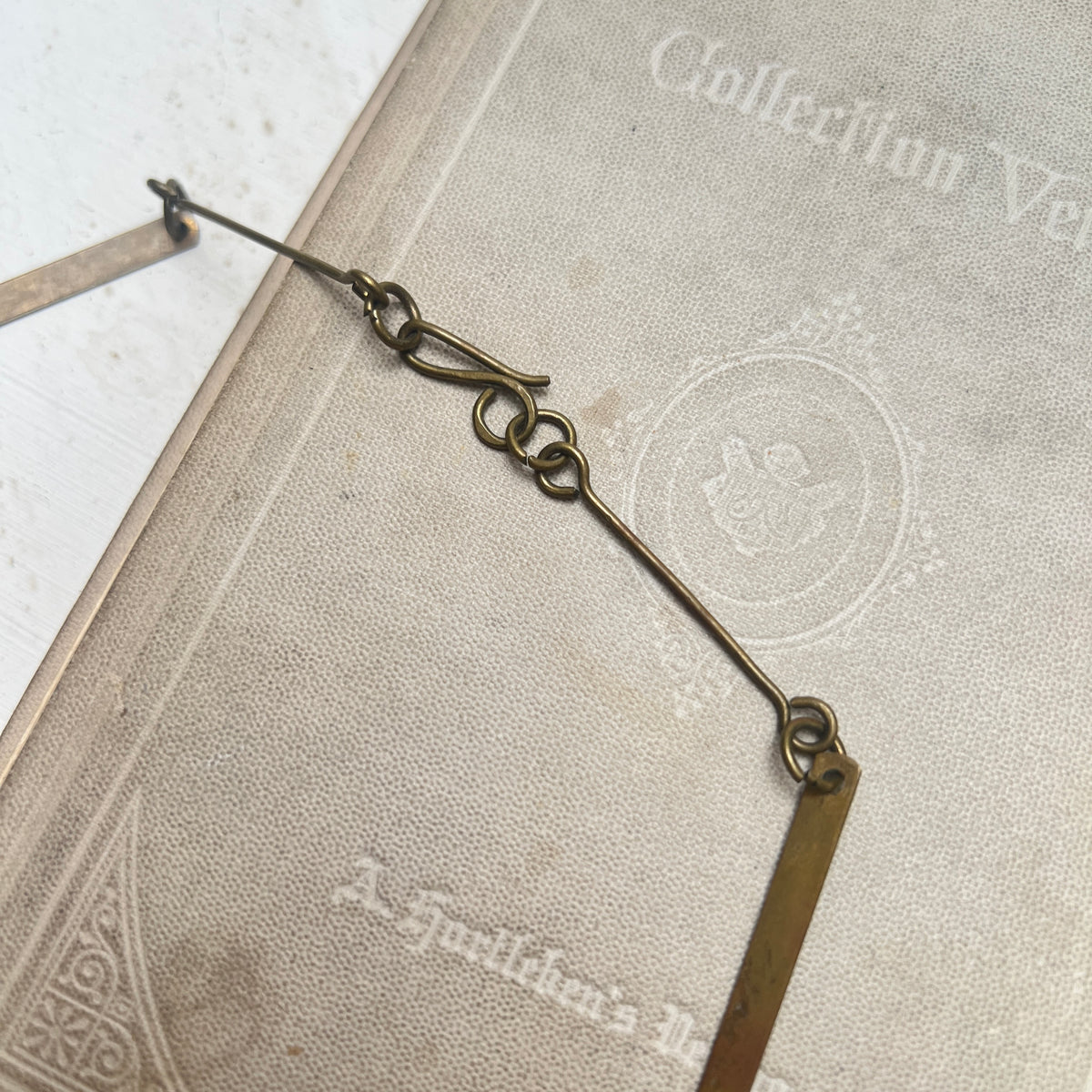 Vintage Eivind G. Hillestad Bronze Collier mit Lapislazuli – Norwegen Brutalismus 1970er