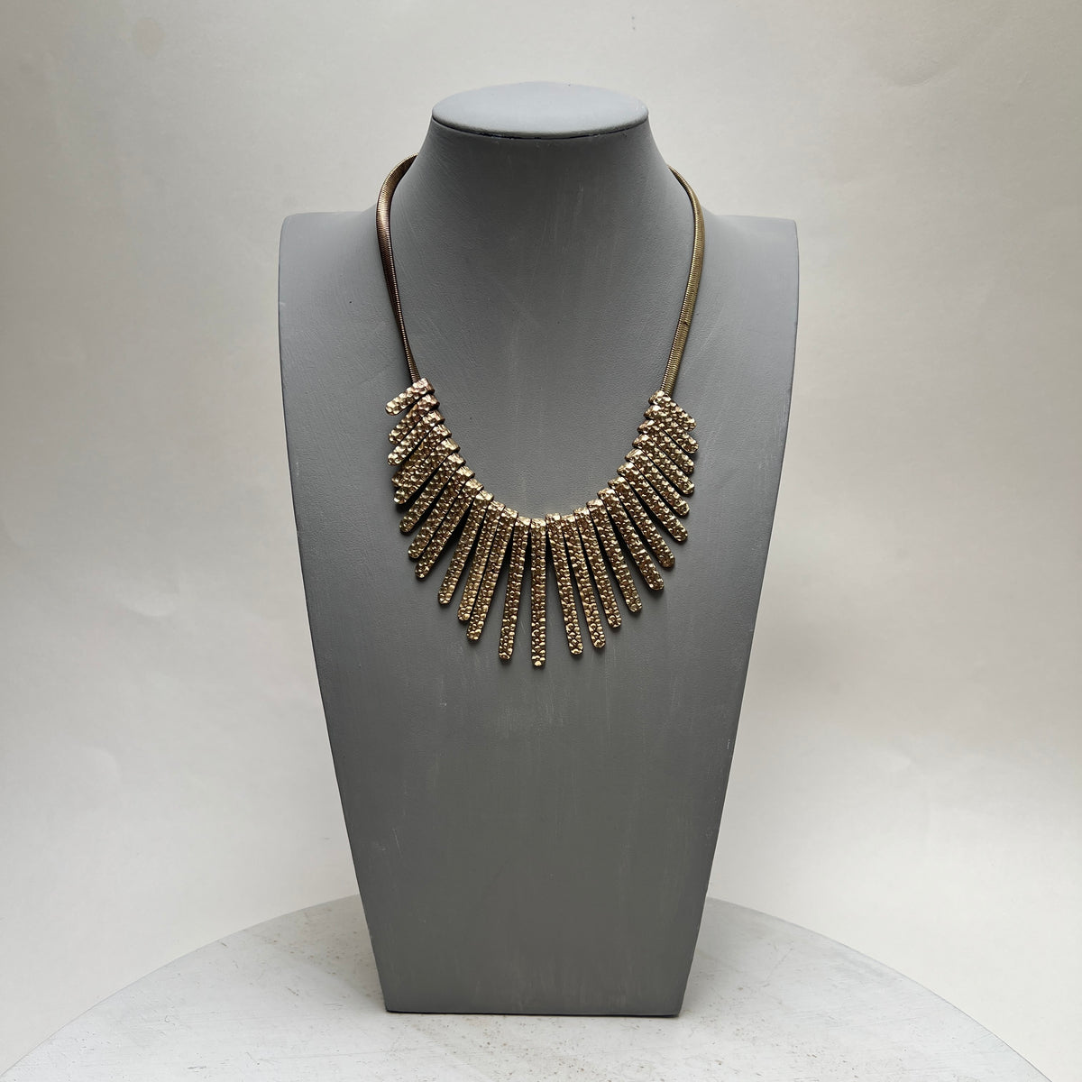 Vintage Hammerschlag Strahlen Halskette 70er Bib Necklace Sunburst Brutalist