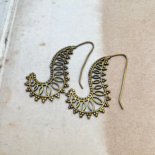 Filigrane Messing Ohrhänger im Ethno-/Boho-Stil – Paisley- & Mandala-Design