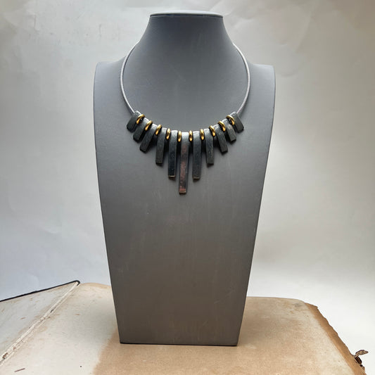 90er Vintage Studio Avantgarde Halskette Kabeldraht Chocker Sunburst Strahlen Design Modernist