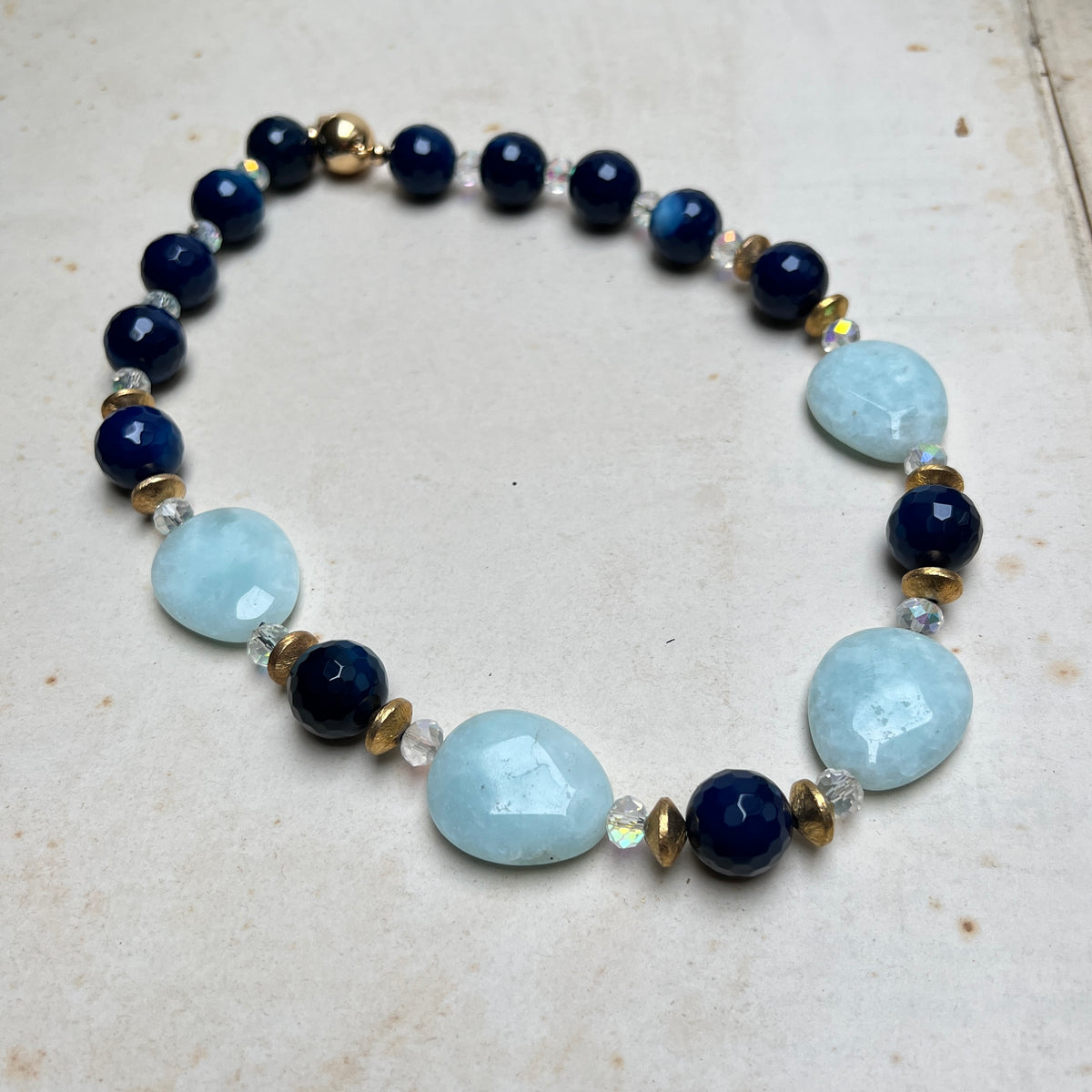 Vintage Chalcedon Glasperlen Halskette mit Magnetverschluss